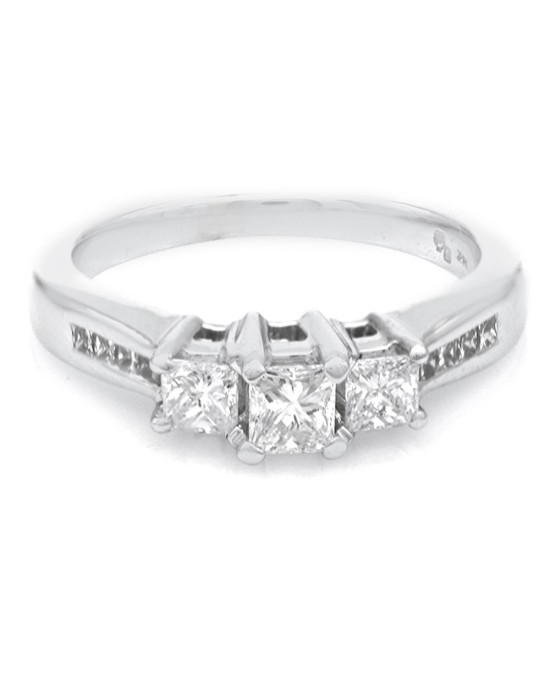 Diamond Engagement Ring in White Gold